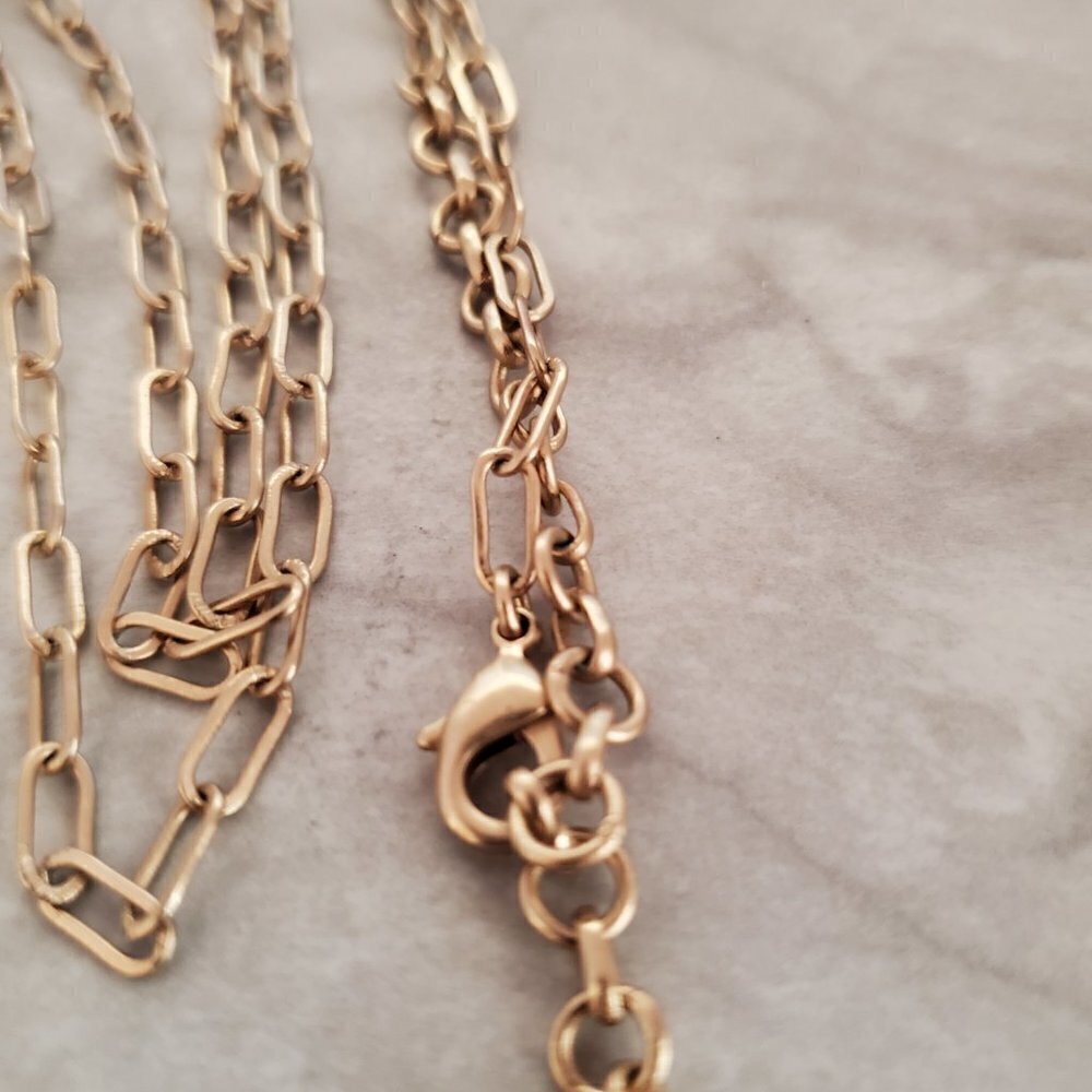 ✨ Stella and Dot Gold Silver Hammared Agate Distressed Pendant Necklace ✨ - Picture 7 of 10